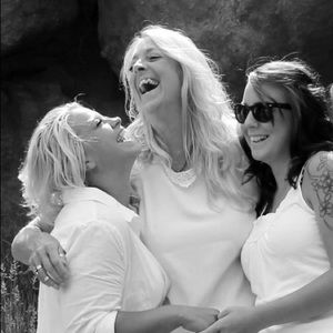 Meet your Posher, Threefriedflowers